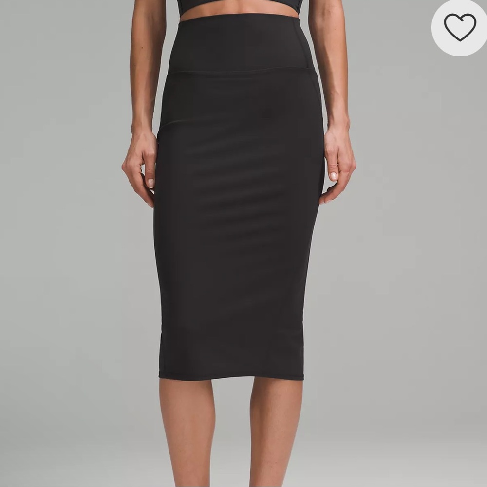 NWOT Lululemon Nulu Slim-Fit High-Rise Skirt size 8